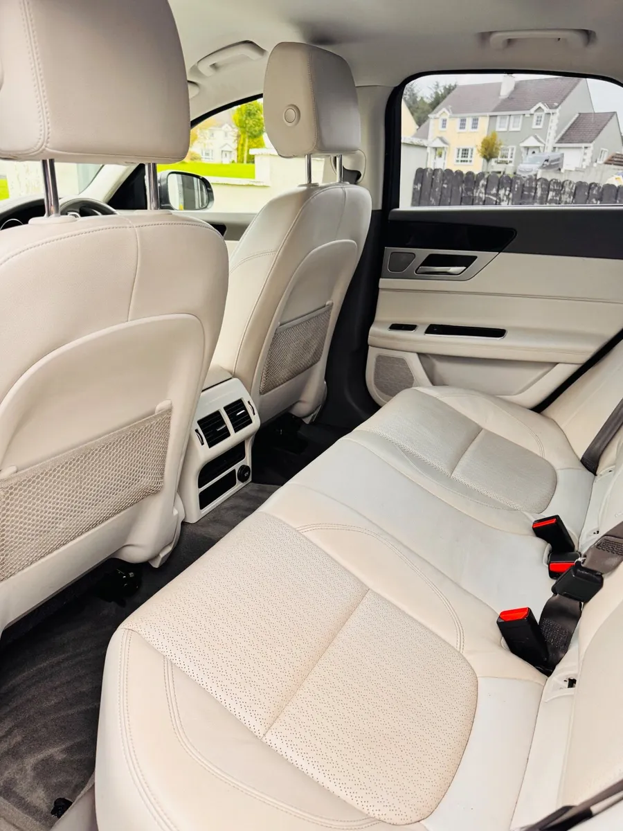 Jaguar XF 2016 Low mileage - Image 4
