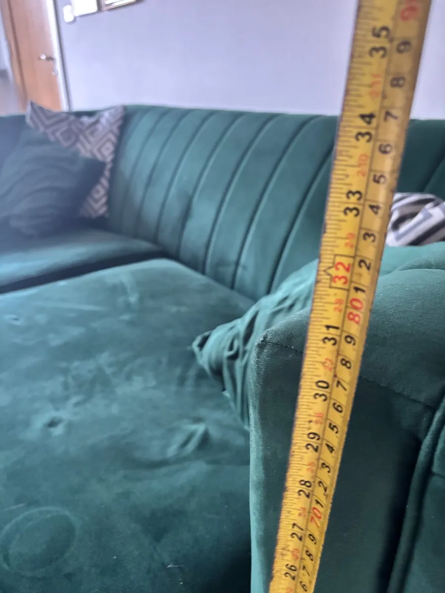Green velvet chaise sofa - Image 4
