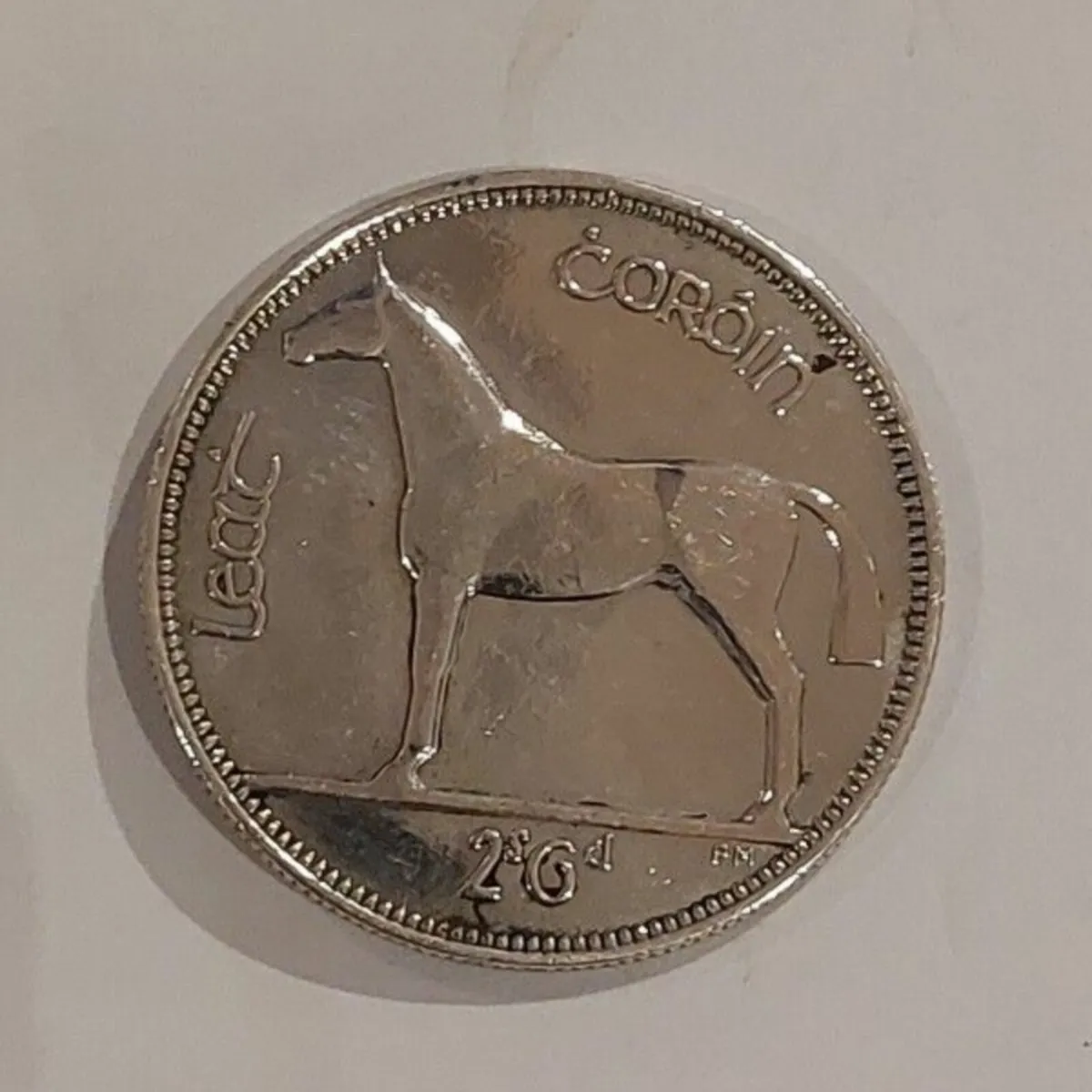 VINTAGE IRISH  HALF CROWN 1928.. - Image 1
