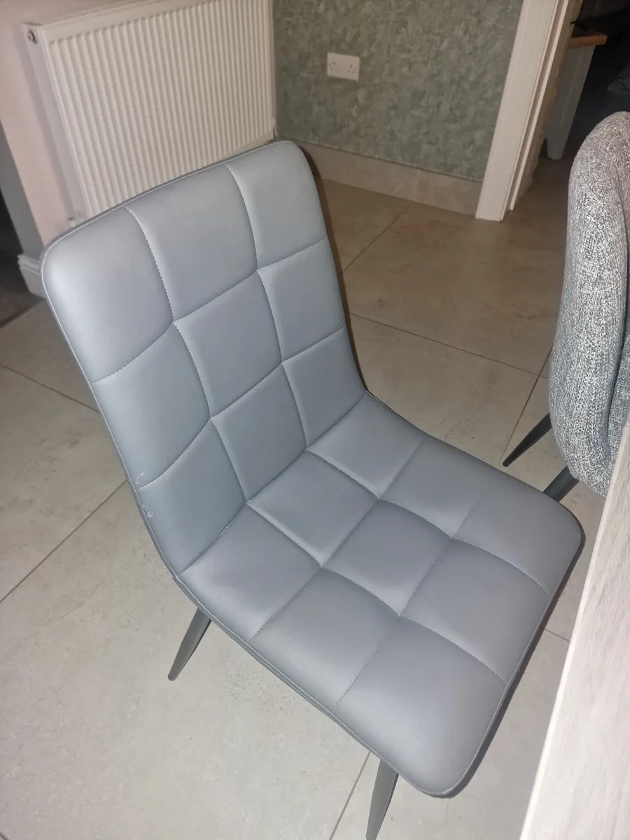 Dining Table & 6 Chairs - Only €750 ono - Image 2