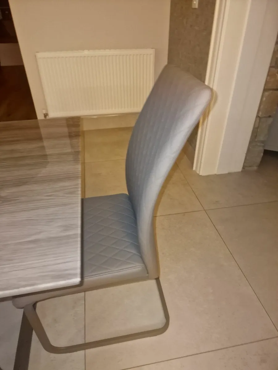 Dining Table & 6 Chairs - Only €750 ono - Image 3