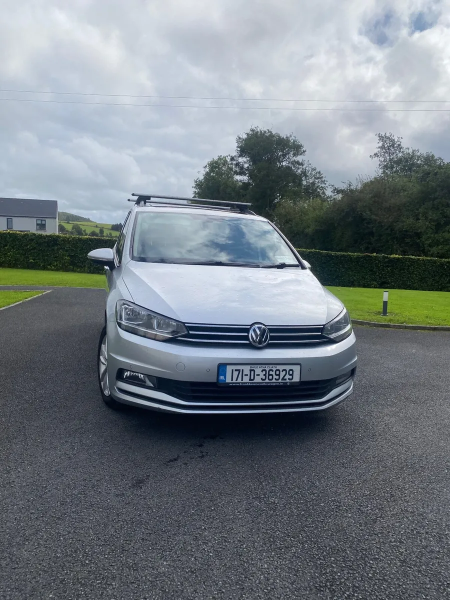 Volkswagen Touran 2017 - Image 2