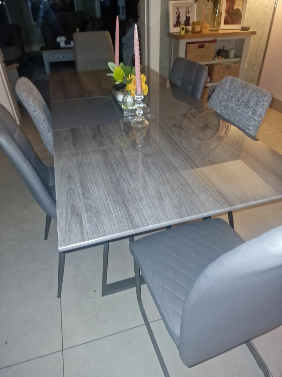 Dining Table & 6 Chairs - Only €750 ono - Image 4