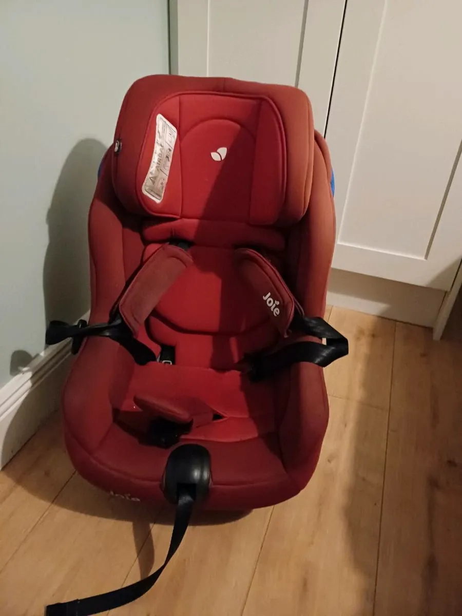 Carseat - Image 1
