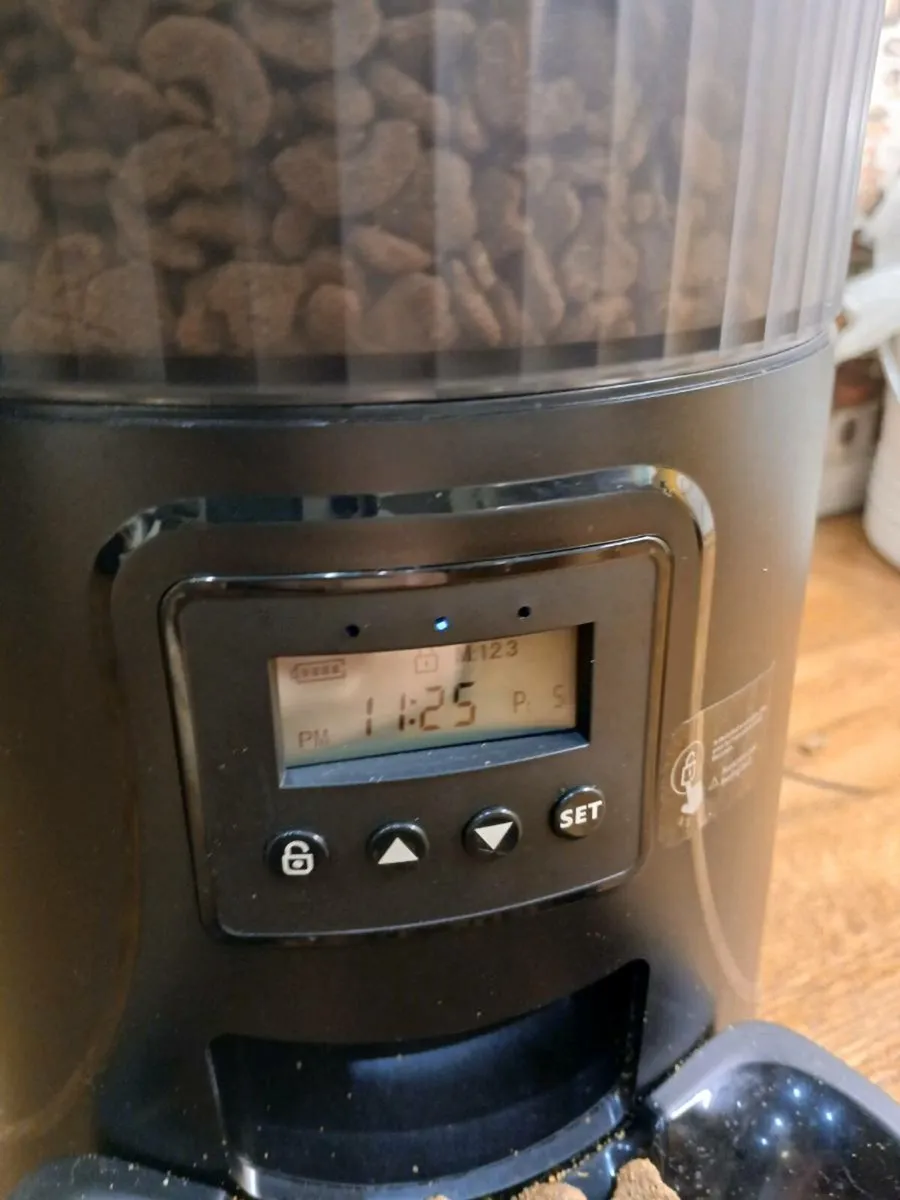 Automatic pet feeder - Image 2