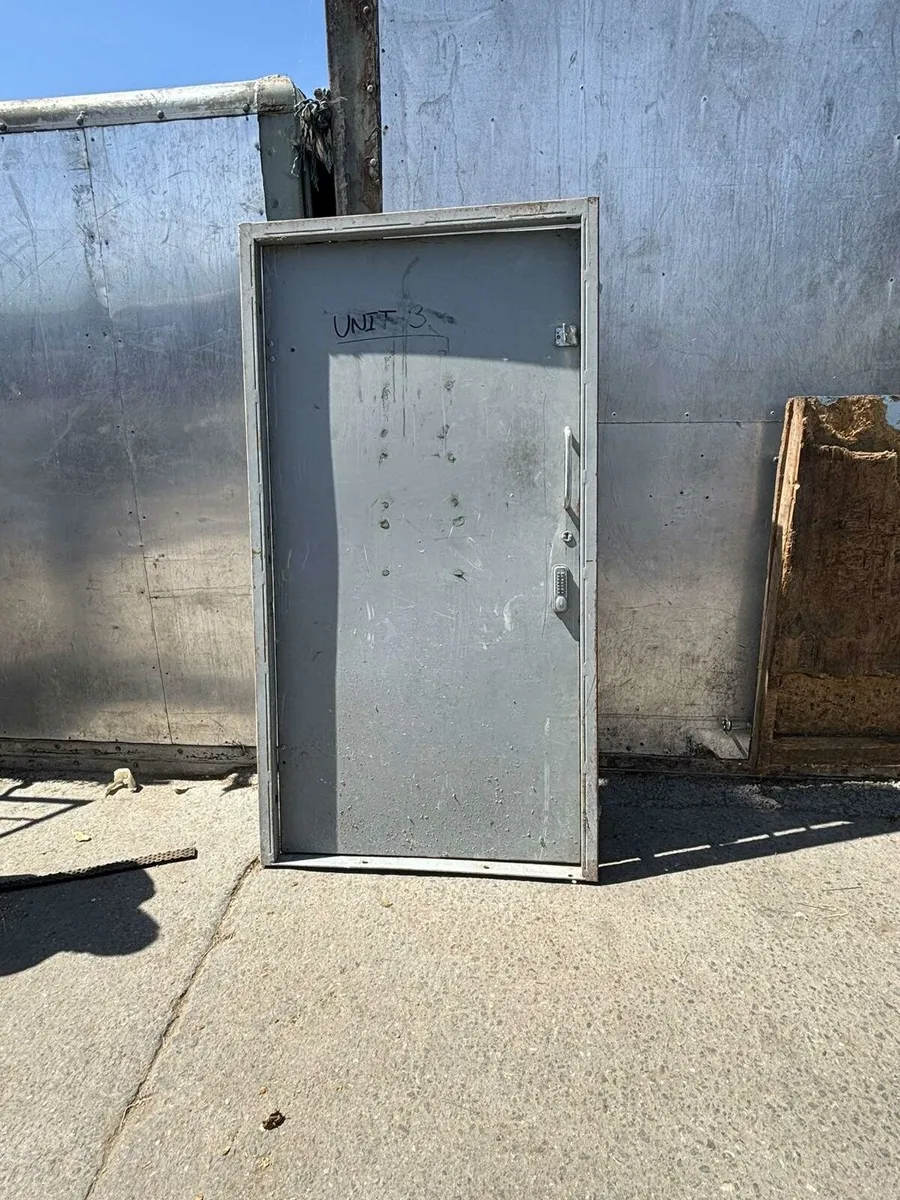 Security door - Image 1