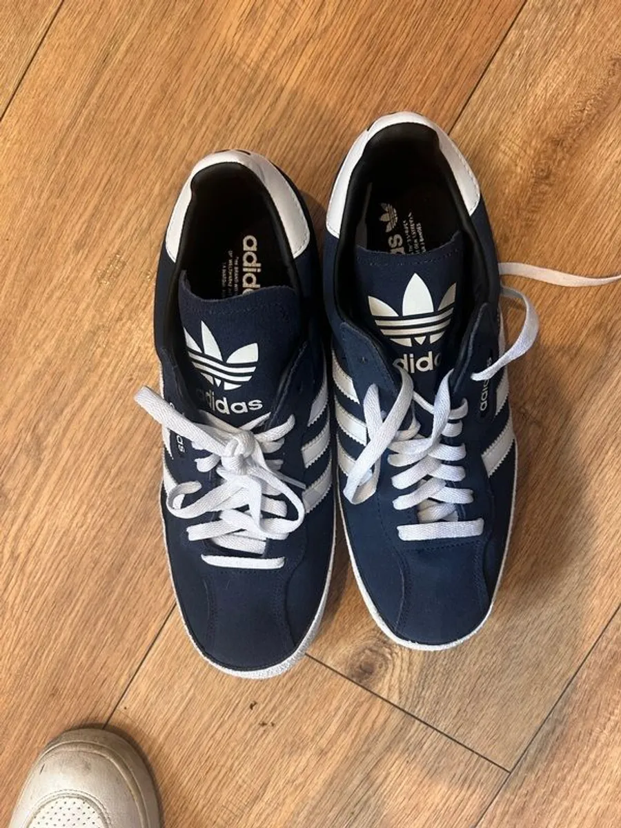 adidas Originals Navy Samba Suede Trainers - Image 2