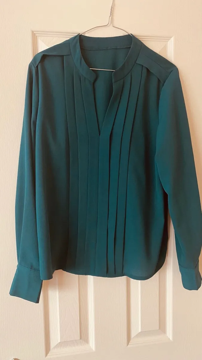 Ladies clothes - Image 4