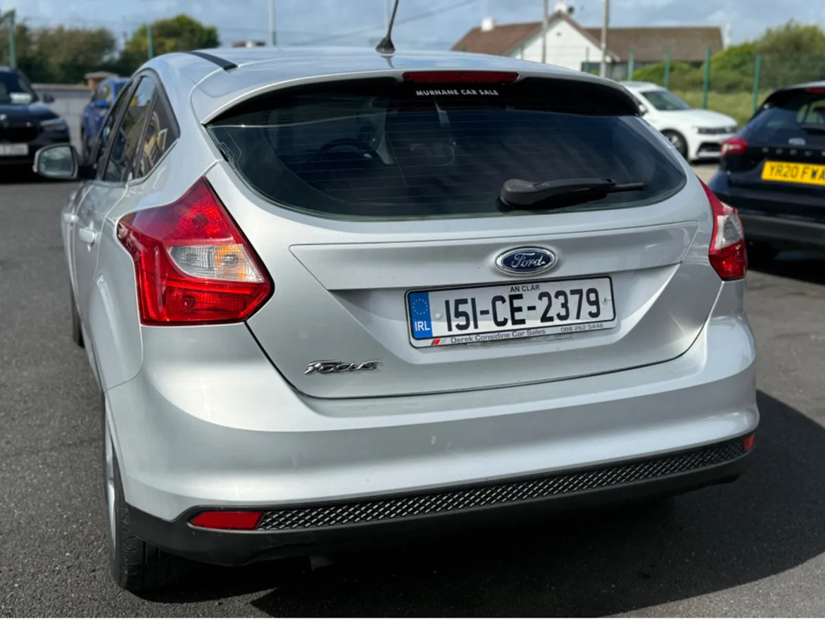 Ford Focus 1.6 TDCI ZETEC NAVIGATOR 115PS 5DR - Image 4