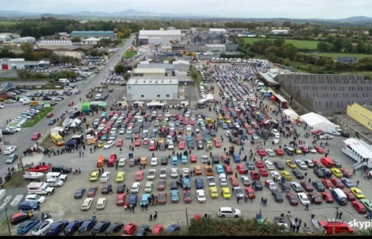 Car show - Image 2