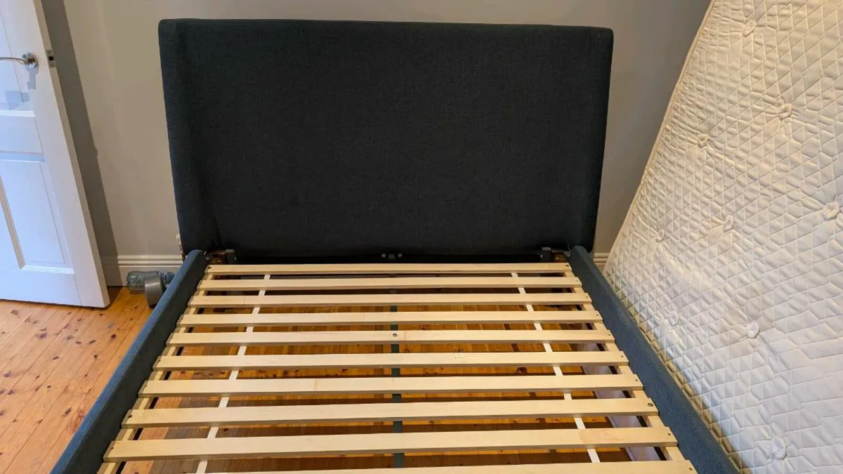 Fabulous Navy double base and Headboard - Image 3