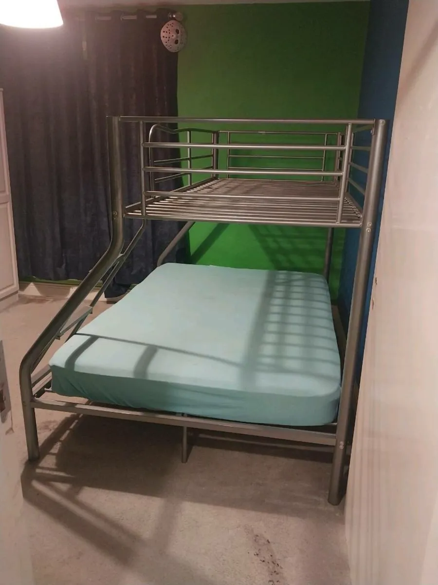 Bunk bed - Image 1