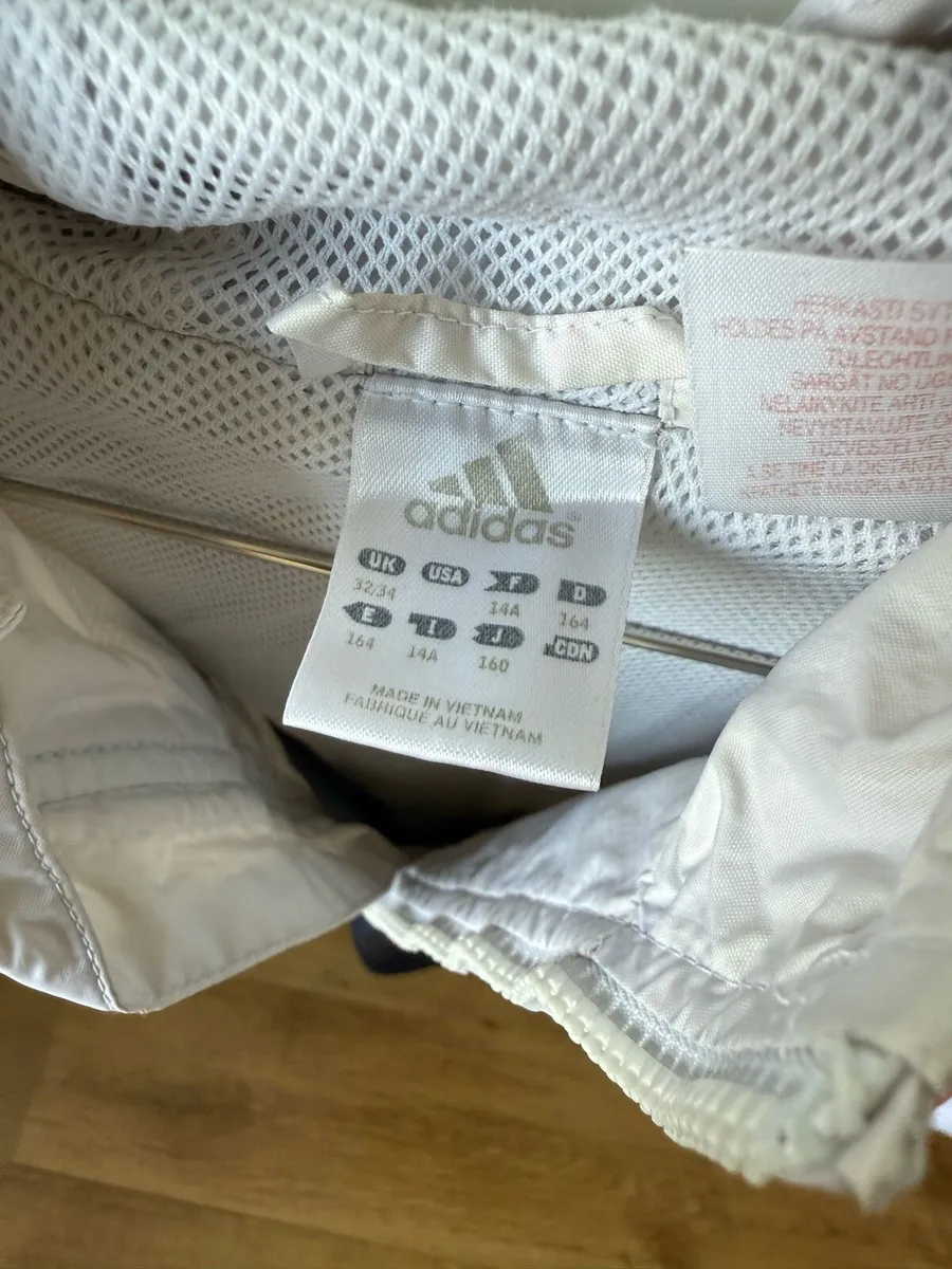 Adidas kids vintage jacket, 13/14 years, 164 cm - Image 3