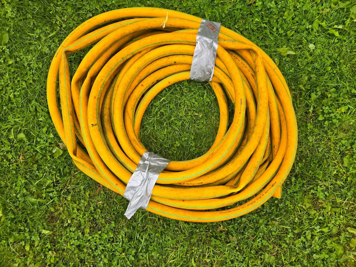 Watering hoses with tips - Image 3