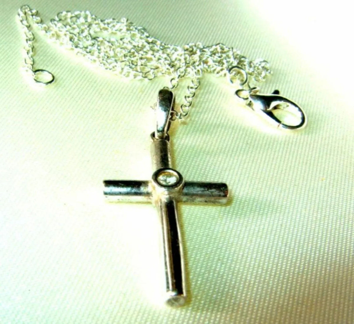 Vintage Hallmarked 9ct Diamond Cross & Chain - Image 1