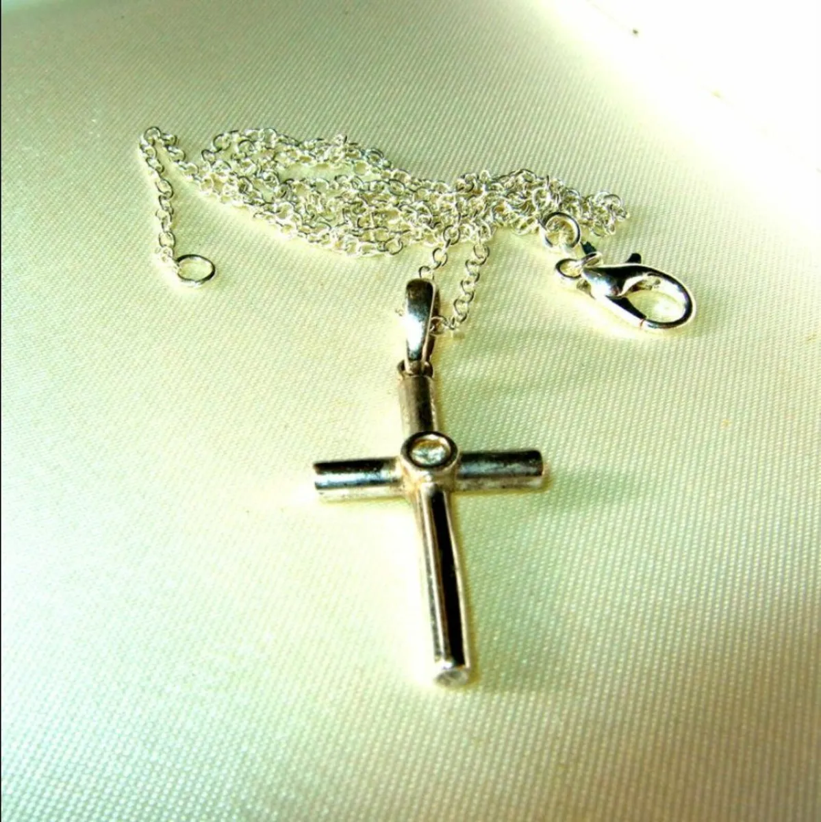 Vintage Hallmarked 9ct Diamond Cross & Chain - Image 3