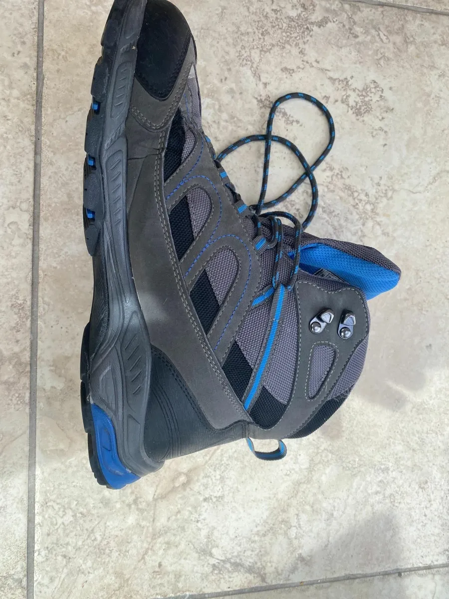 Hiking boots - Image 2