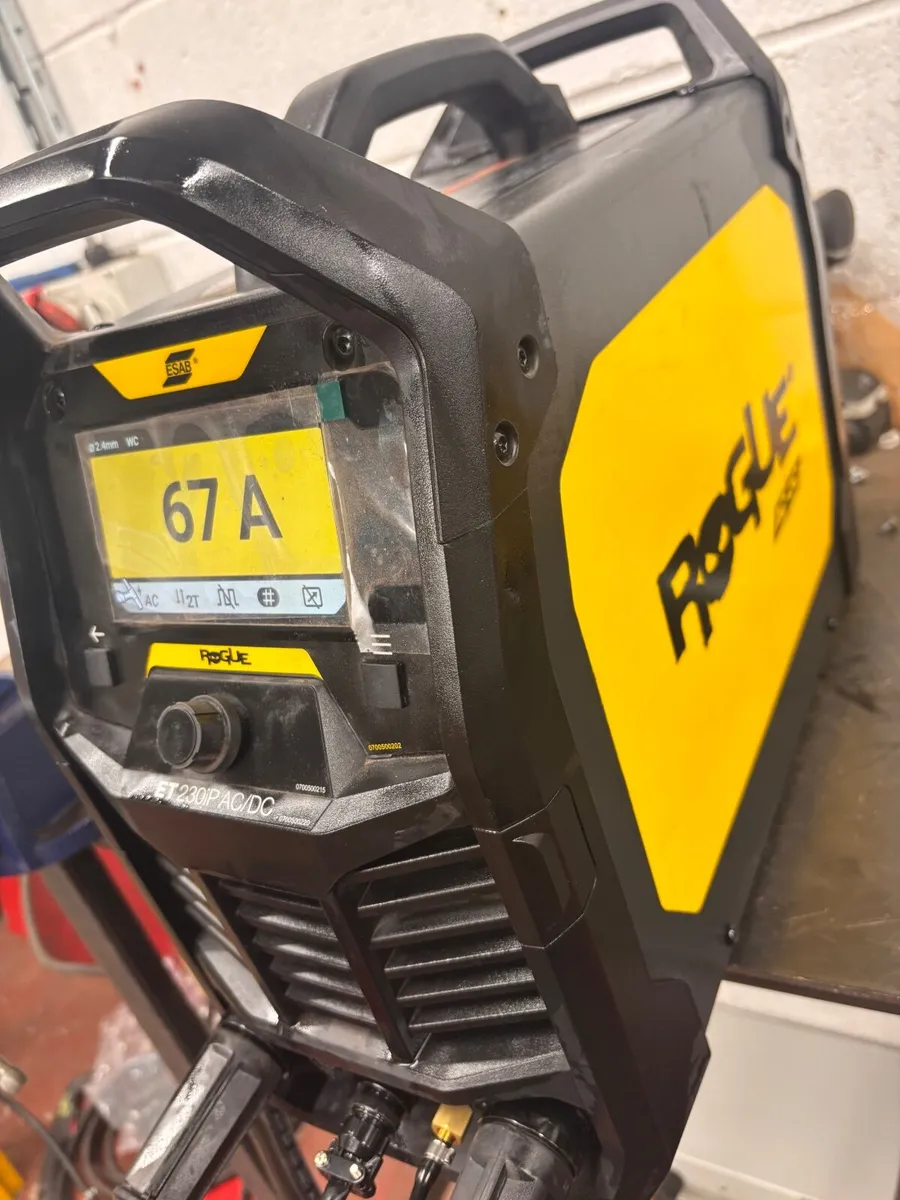 Welding machine ESAB ROGUE 230 AC/DC - Image 2