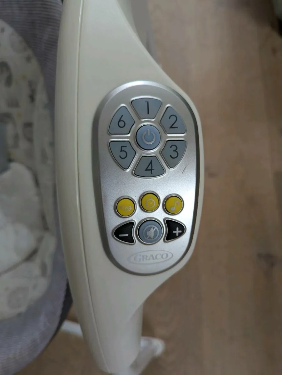 Graco electric baby swing - Image 2