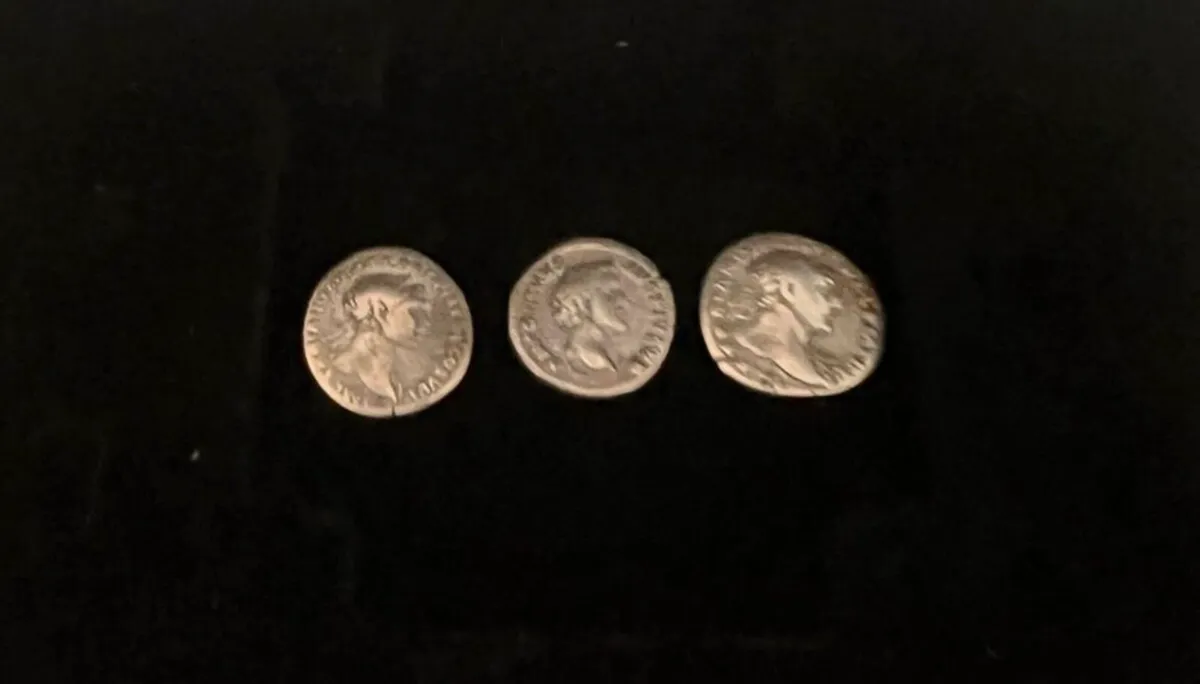 3x Silver Denarius Coins IMMACULATE CONDITION - Image 3
