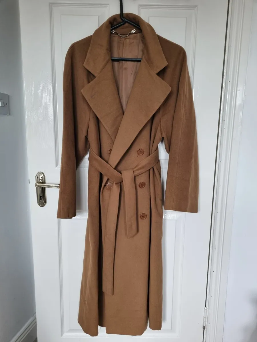 Coat in cashmere - Image 1