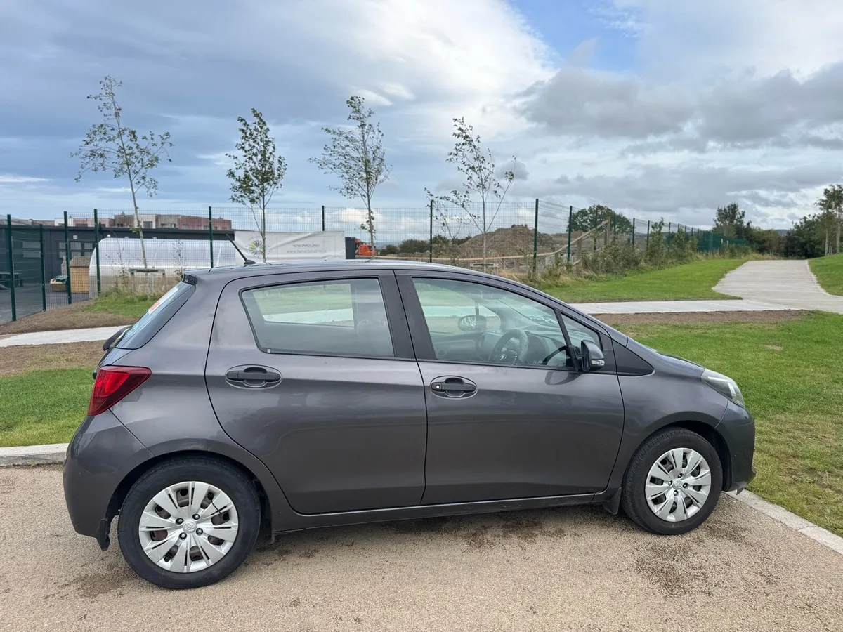 Toyota Yaris - Image 2