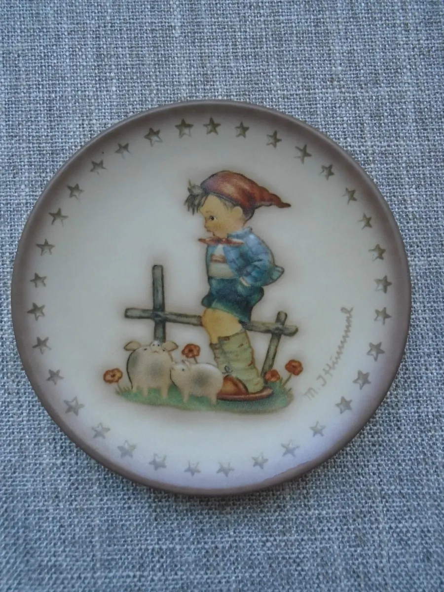 Hummel mini plate.Collectables - Image 1