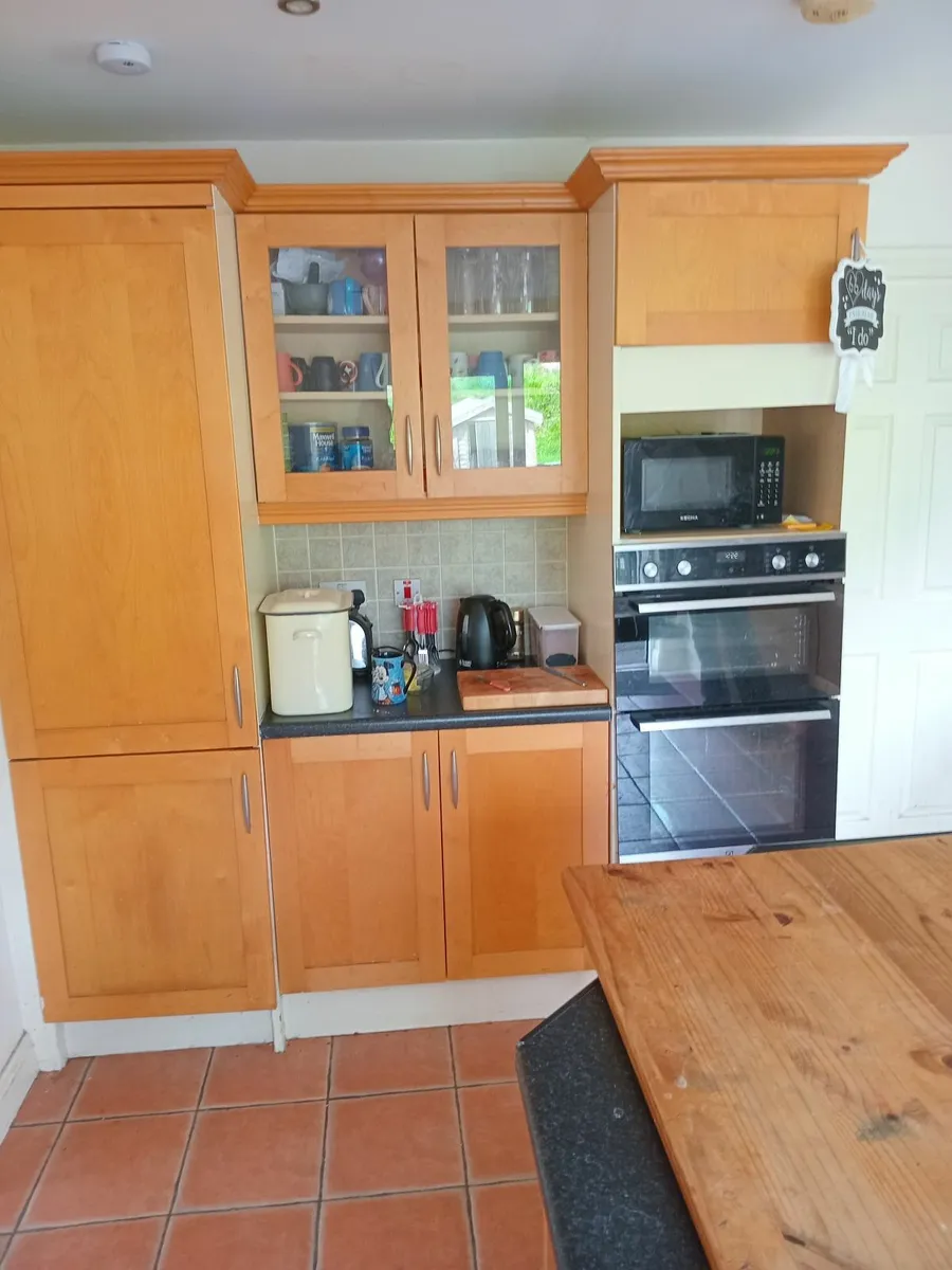 A kitchen - Image 2