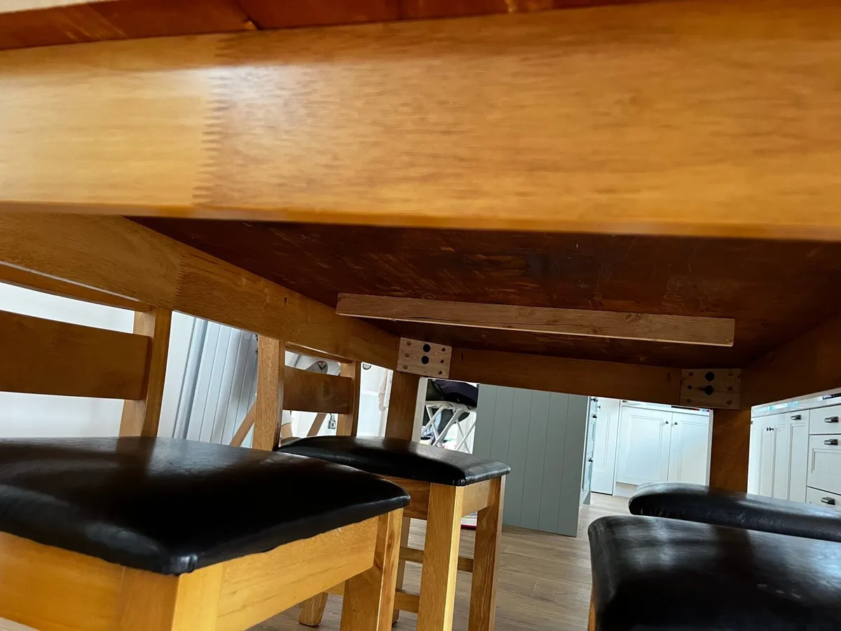 Oak table and 4 chairs - Image 3