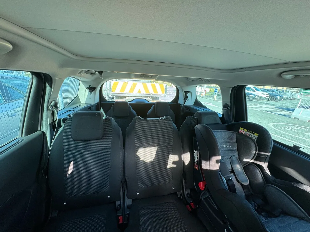 Peugeot 5008/Low Mileage /7 Seater/Mint condition - Image 3