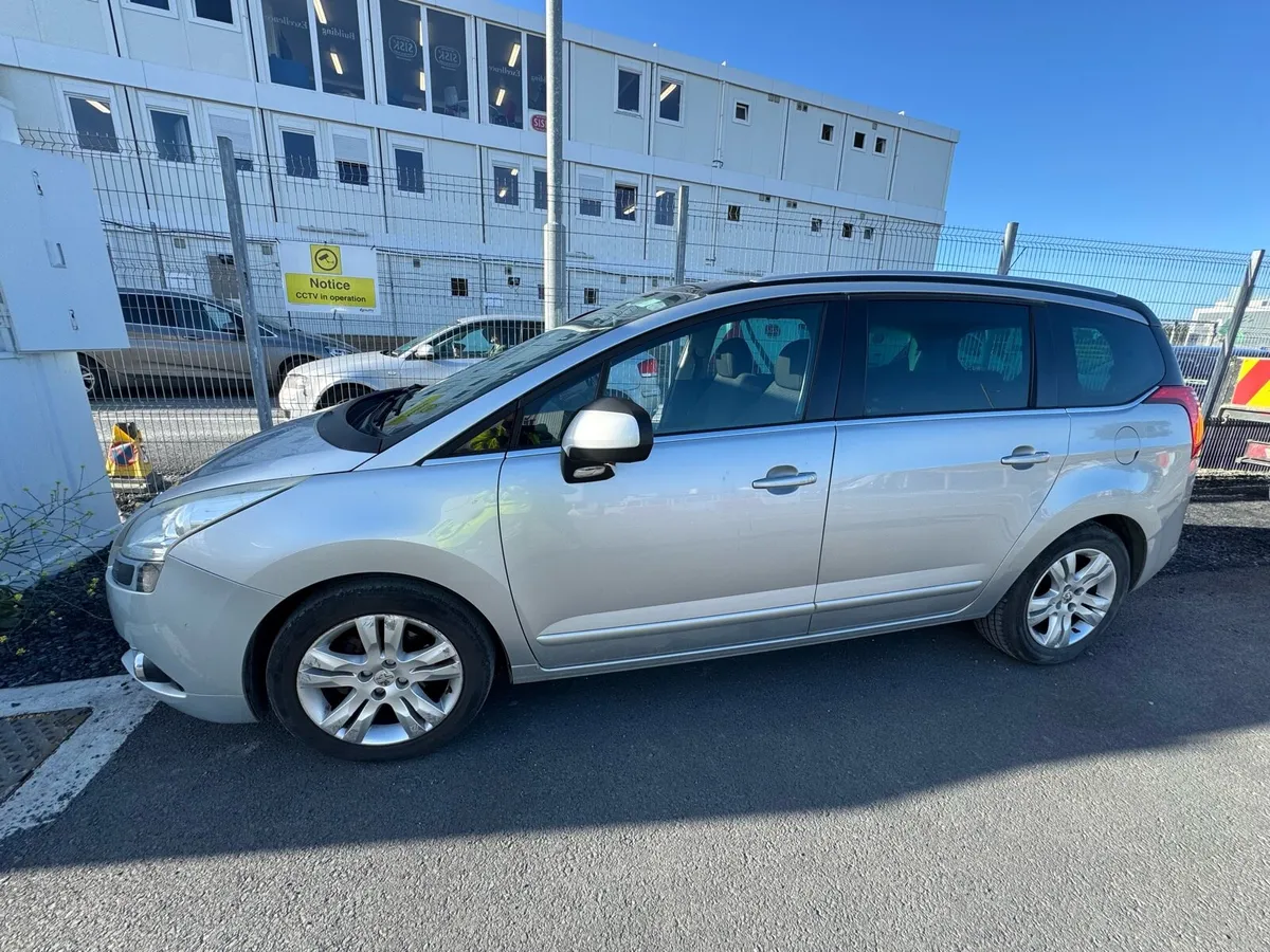 Peugeot 5008/Low Mileage /7 Seater/Mint condition - Image 4