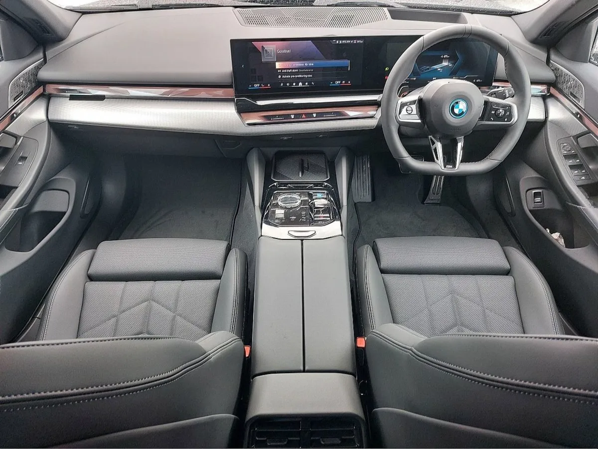 BMW i5 Edrive40 Sport Edition - Image 4
