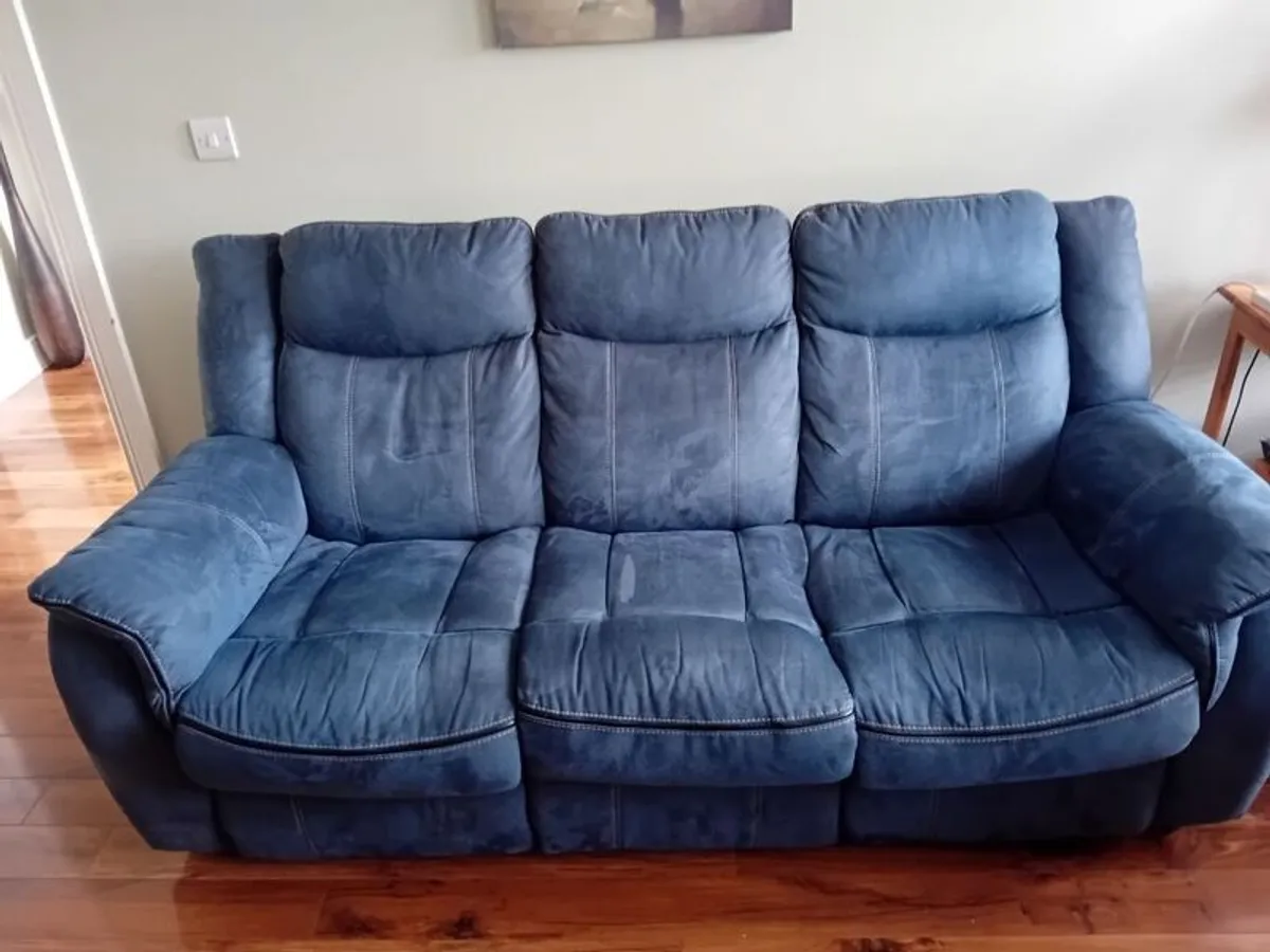 Free sofa and 2 armchairs - Image 1