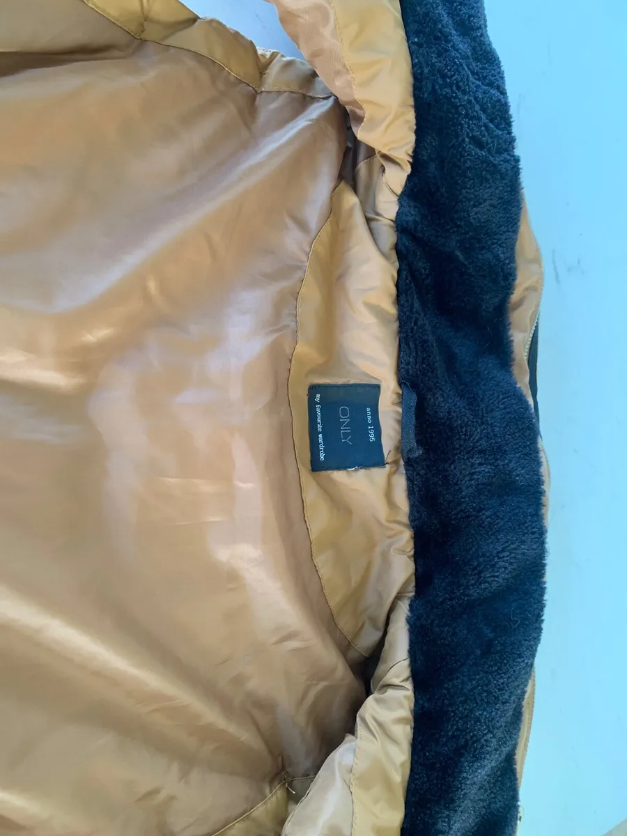 Ladies Sleeveless Gilet - Image 4