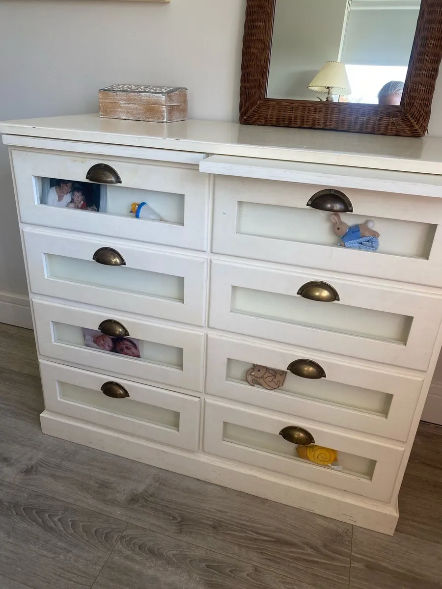 Chest of drawers - Image 1