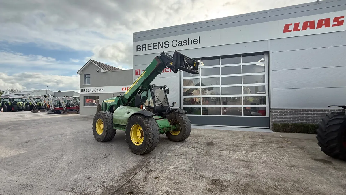 John Deere 3215 Telehandler - Image 1