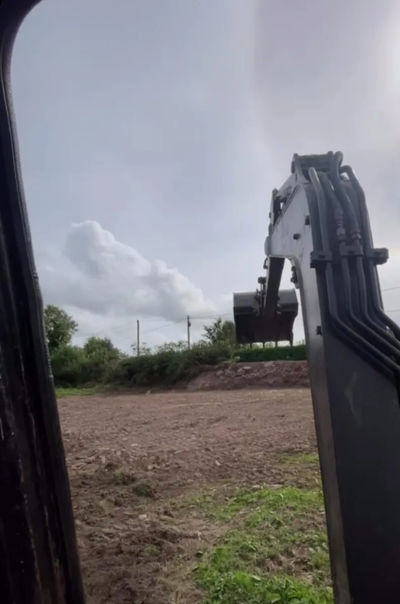 Mini digger and driver for hire - Image 1