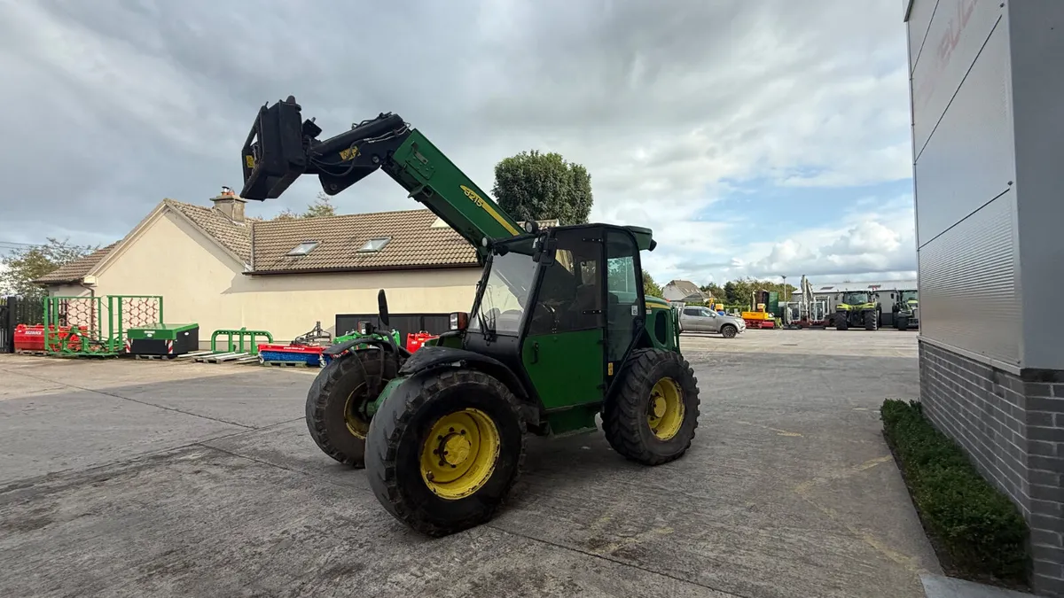 John Deere 3215 Telehandler - Image 4
