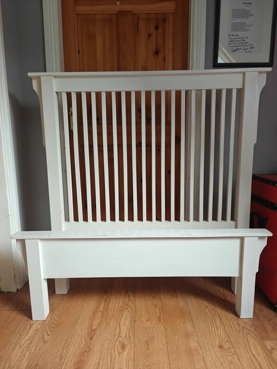 Single wooden bed frame - Image 2