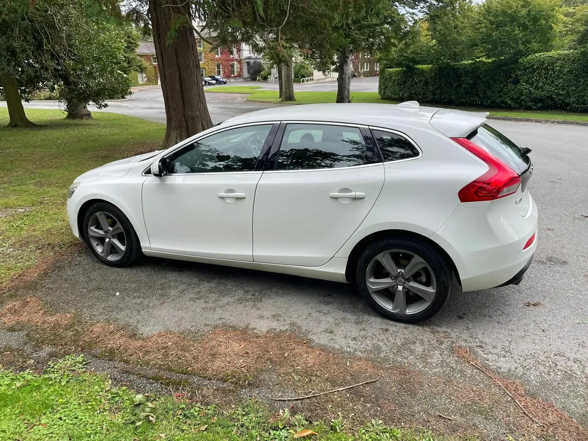 Volvo V40 2014 - Image 4