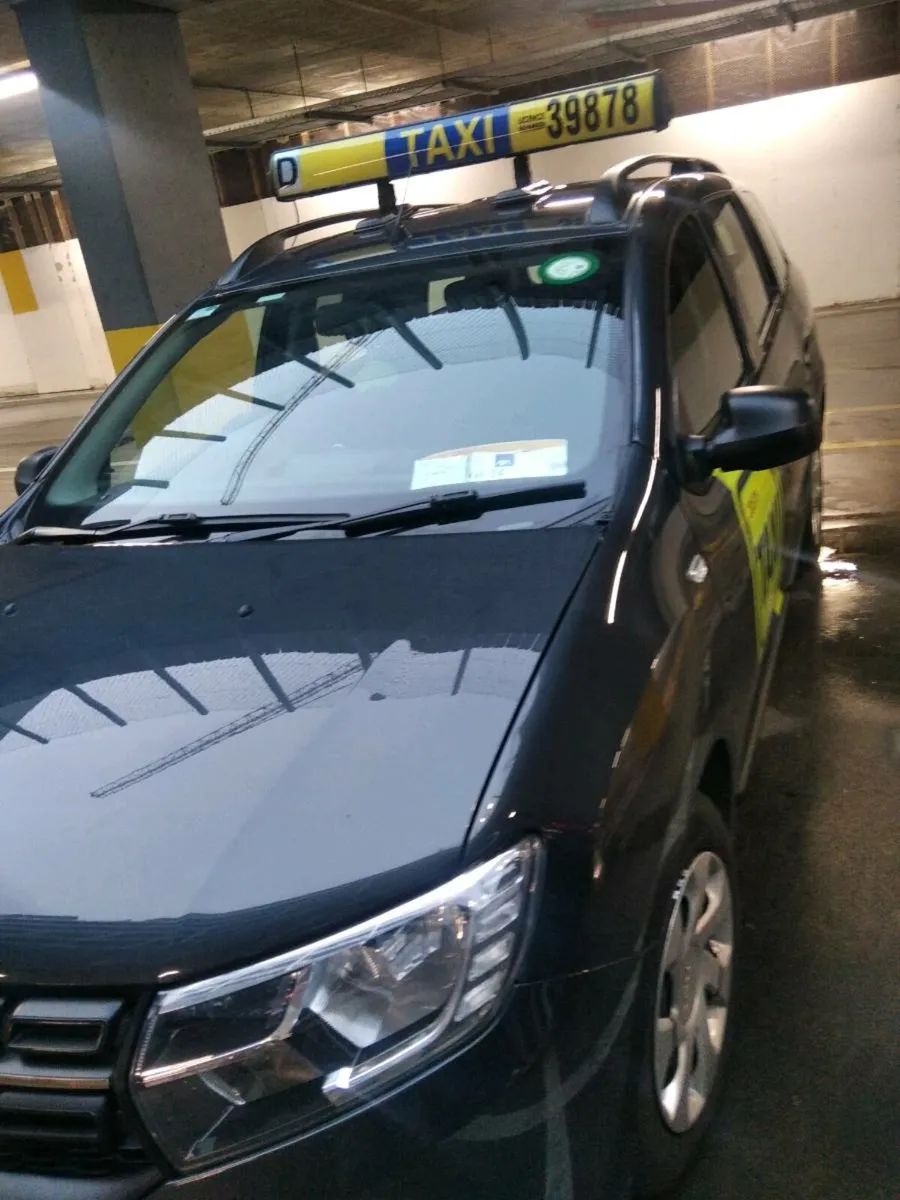 Taxi - Image 2