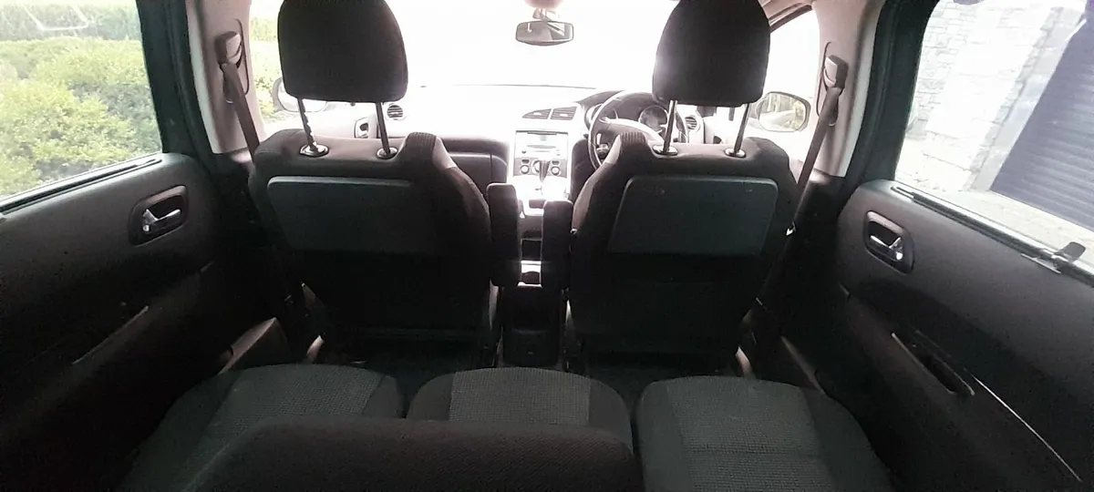 Peugeot 5008 2010 - Image 3