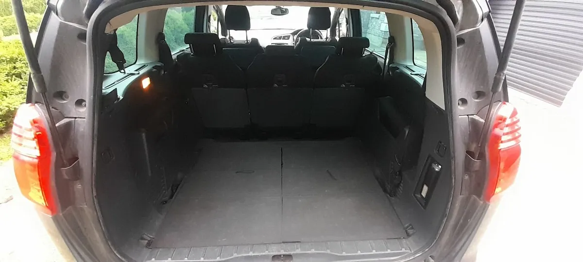 Peugeot 5008 2010 - Image 4
