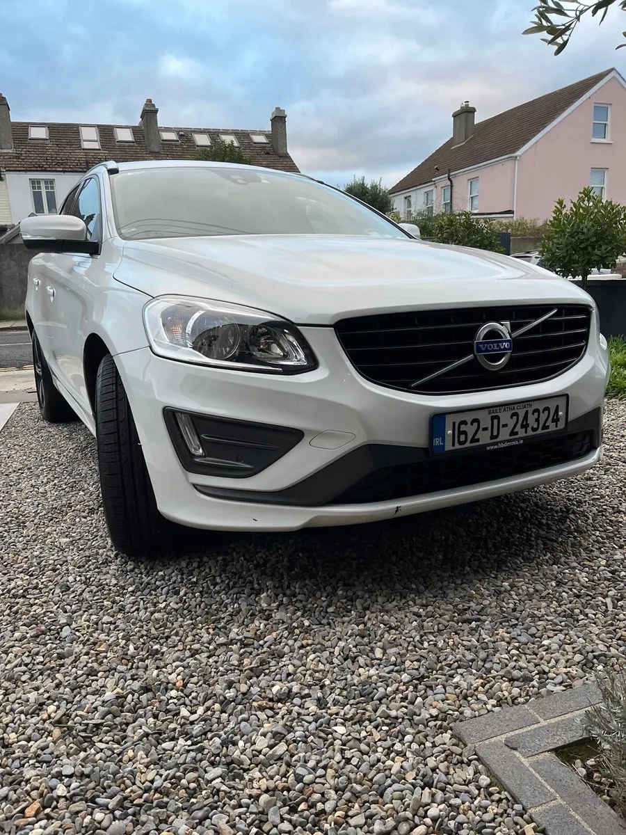 162 XC60 R-Design + Huge Service History + Auto - Image 3
