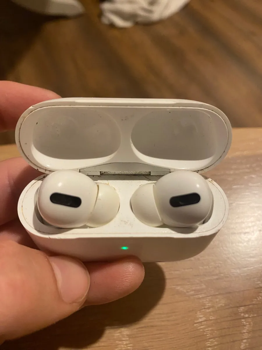 AirPods Pro 1st Gen - Image 1