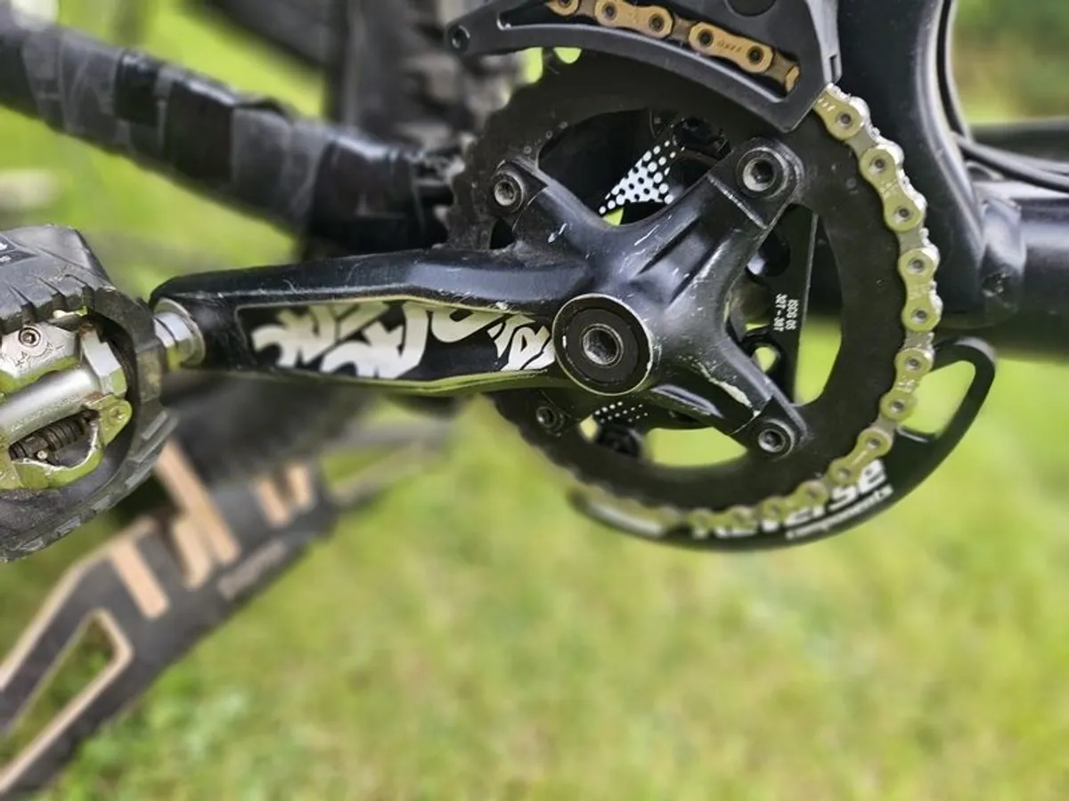 Downhill mountain bike - Image 3