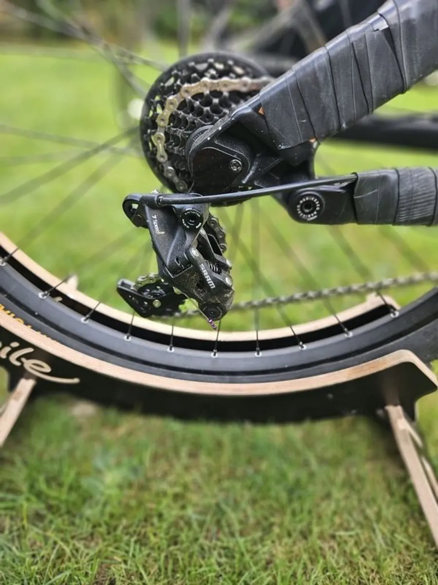 Downhill mountain bike - Image 4