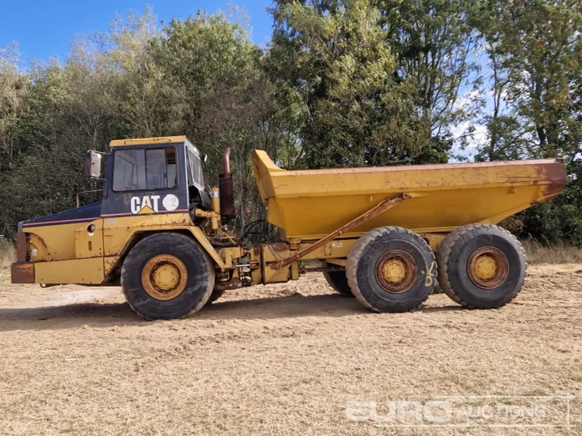 CAT D250E - Image 2