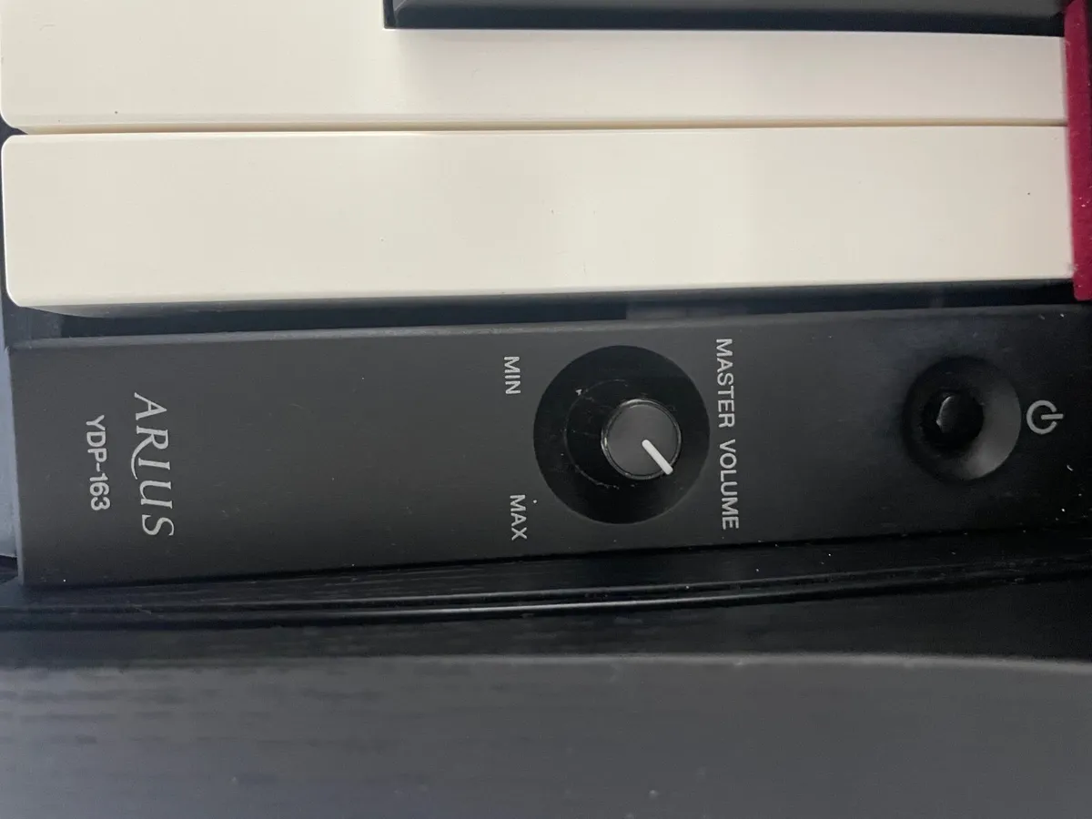 Digital piano - Image 2