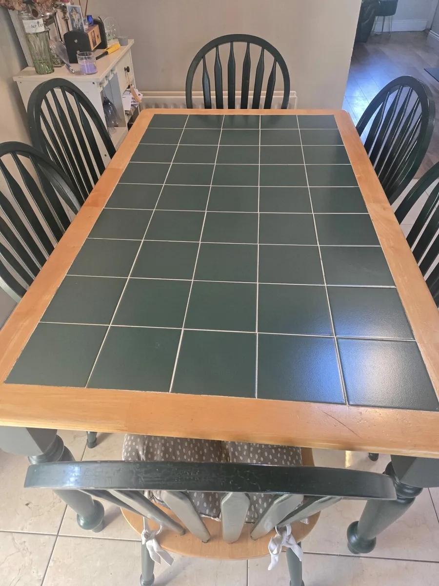 Table ans chairs - Image 3